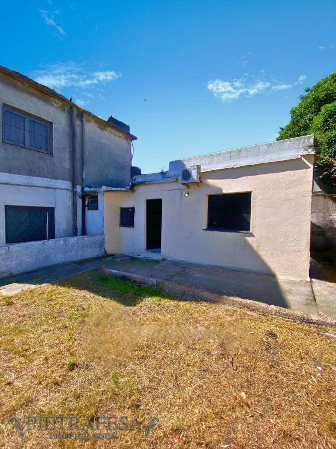 Casa ID.11307 - Casa a reciclar, 1 dormitorio, 1 baño, patio-Villa Española