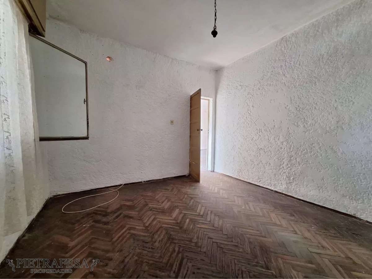 Casa ID.11374 - Casa con gran terreno, 2 dormitorios, 1 baño- Villa Española