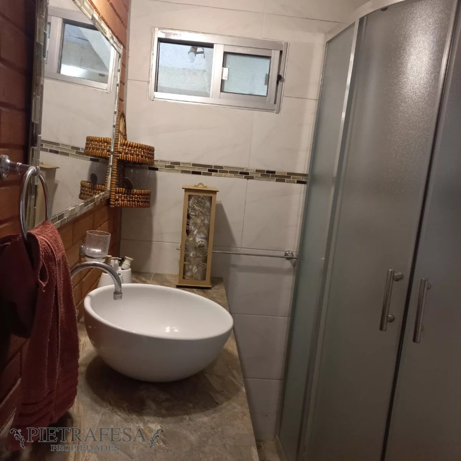 Casa ID.12250 - Casa en venta 2 dormitorios, 2 baños, patio-Colón 