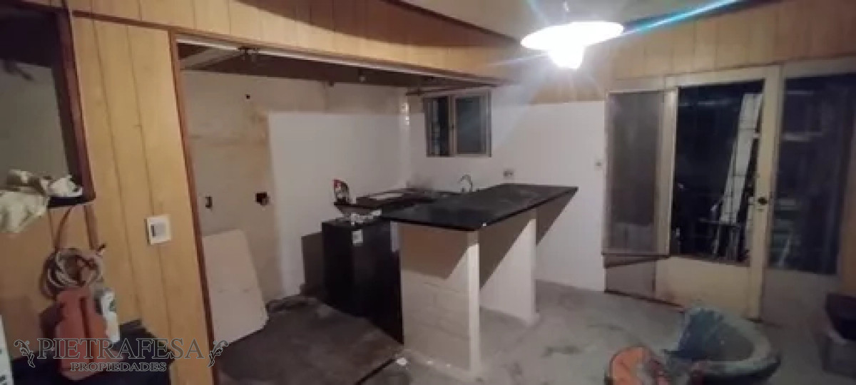 Casa ID.12678 - Casa en alquiler, 3dormitorios, 1baño, patio. Tres Cruces.