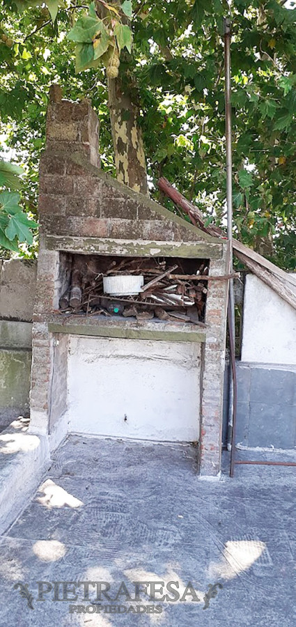 Casa ID.13556 - Casa de altos en venta, 4 dormitorios, 1 baño, azotea-Cordón 