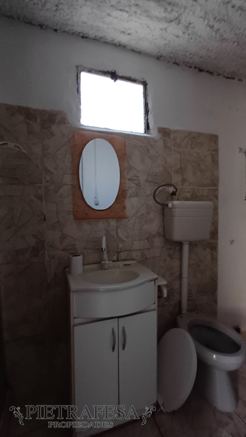 Casa ID.13580 - Casa en alquiler, 1dormitorio, 1baño, patio. Peñarol.