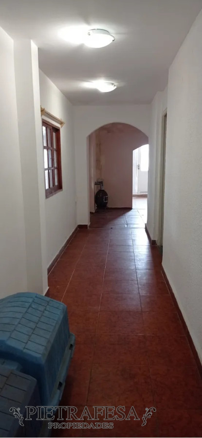 Casa ID.2519 - Casa y apartamento en venta 2 dormitorios 1 baño, fondo y cochera-Magenta-Buceo