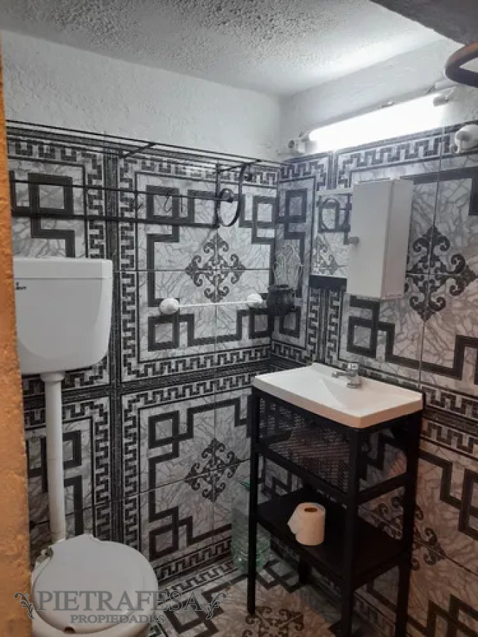 Casa ID.13364 - Casa en alquiler, 1dormitorio, 1baño, azotea. La Teja.