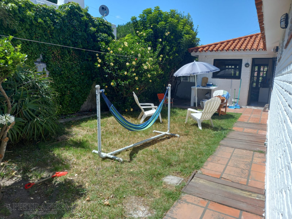 Casa ID.7345 - Casa en venta 4 dormitorios, 3 baños, fondo barbacoa y garaje-Parada 23 -Punta del Este 
