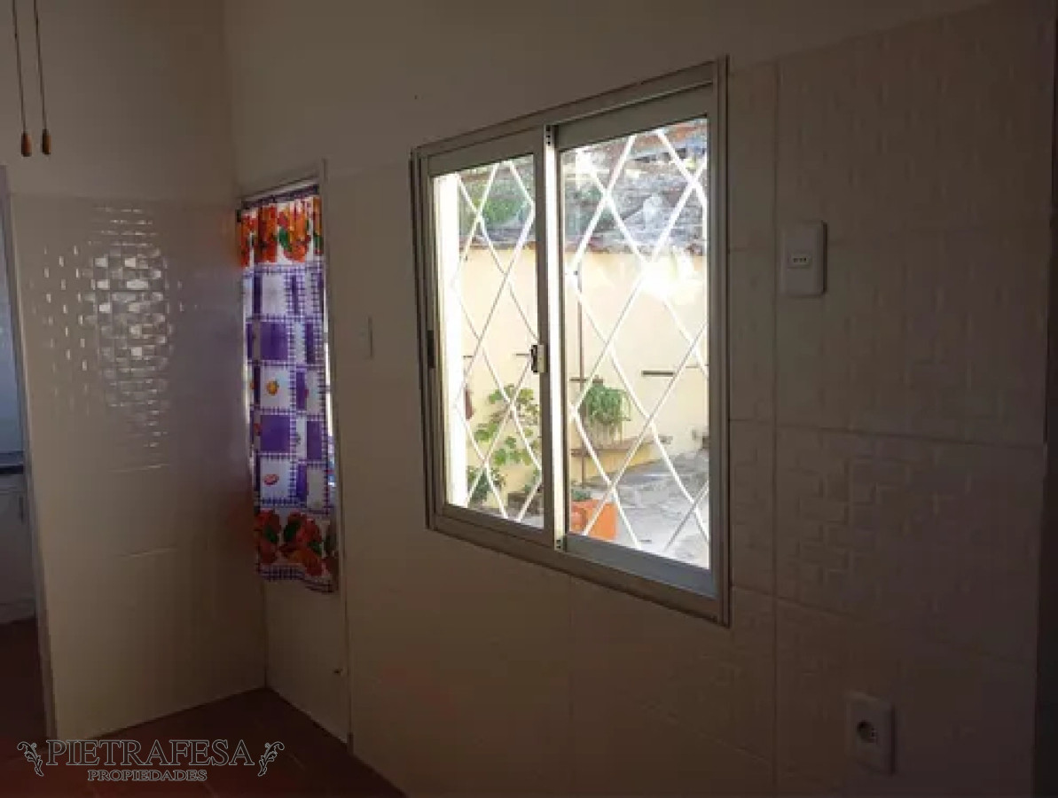 Casa ID.13644 - Casa en alquiler, 2dormitorios, 1baño, patio, cochera. Curva de Maroñas.