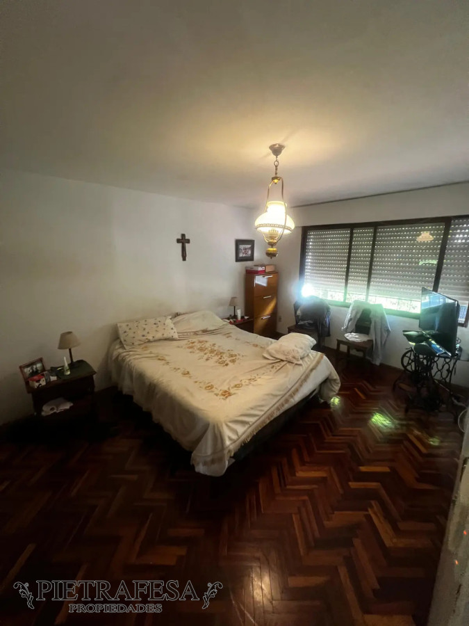 Casa ID.12692 - Casa en venta, 4dormitorios, 2baños, patio, barbacoa, garaje. Pocitos