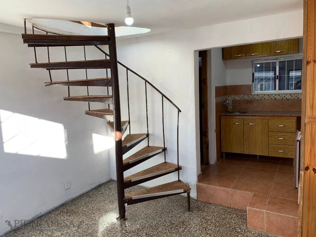 Casa ID.13186 - Casa y apto en venta, 4 dormitorios, cochera-Cerro 