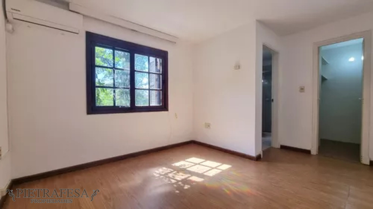 Casa ID.13064 - Casa en alquiler, 3dormitorios, 3baños, patio, cochera. Carrasco.