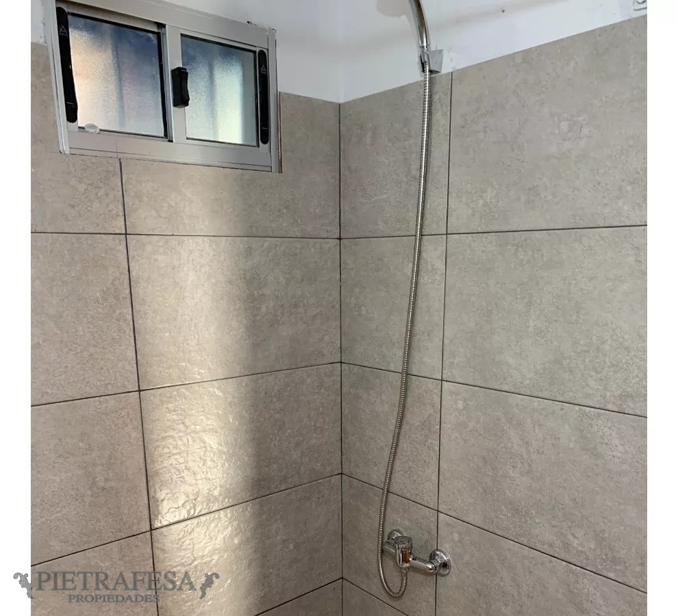 Casa ID.13186 - Casa y apto en venta, 4 dormitorios, cochera-Cerro 