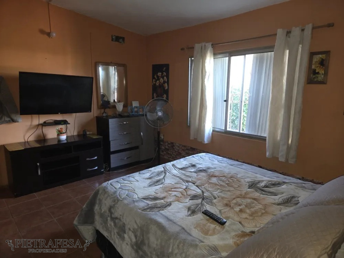 Casa ID.13436 - Casa en venta 2 dormitorios, 1 baño, fondo-Colón 