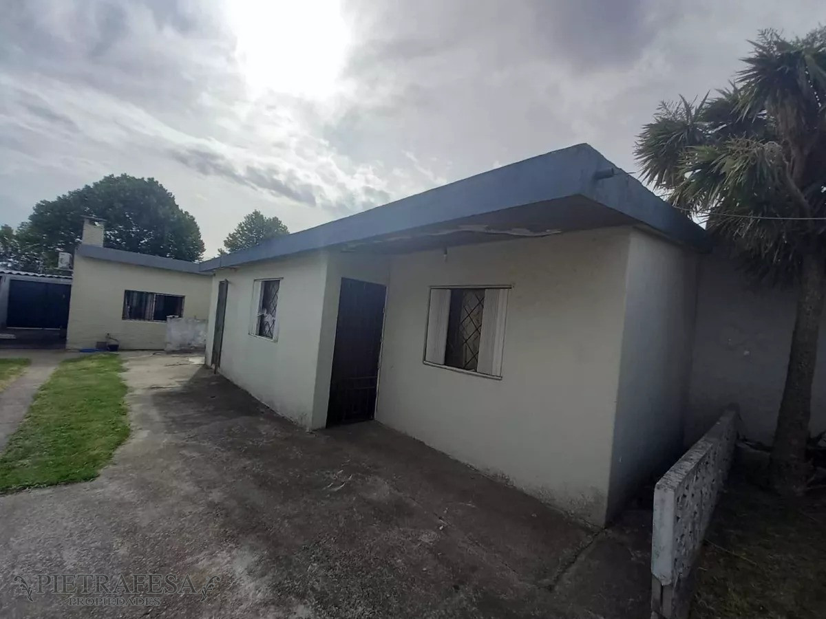 Casa ID.8210 - 2 casas en venta, 4 dormitorios, 2 baños, barbacoa, garaje- Avenida General Eugenio Garzón -Conciliación