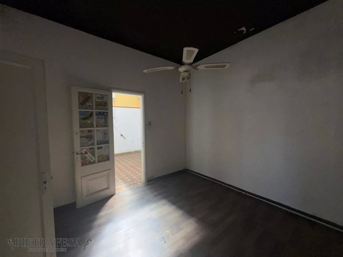 Casa ID.11230 - Casa en venta, 3 dormitorios, 1 baño, patio, azotea con parrillero - Buceo