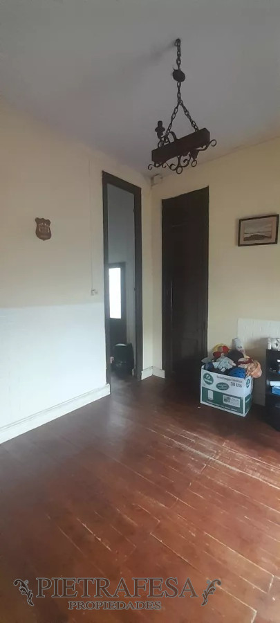 Casa ID.11239 - Casa en venta, 5 dormitorios, 1 baño-Aguada