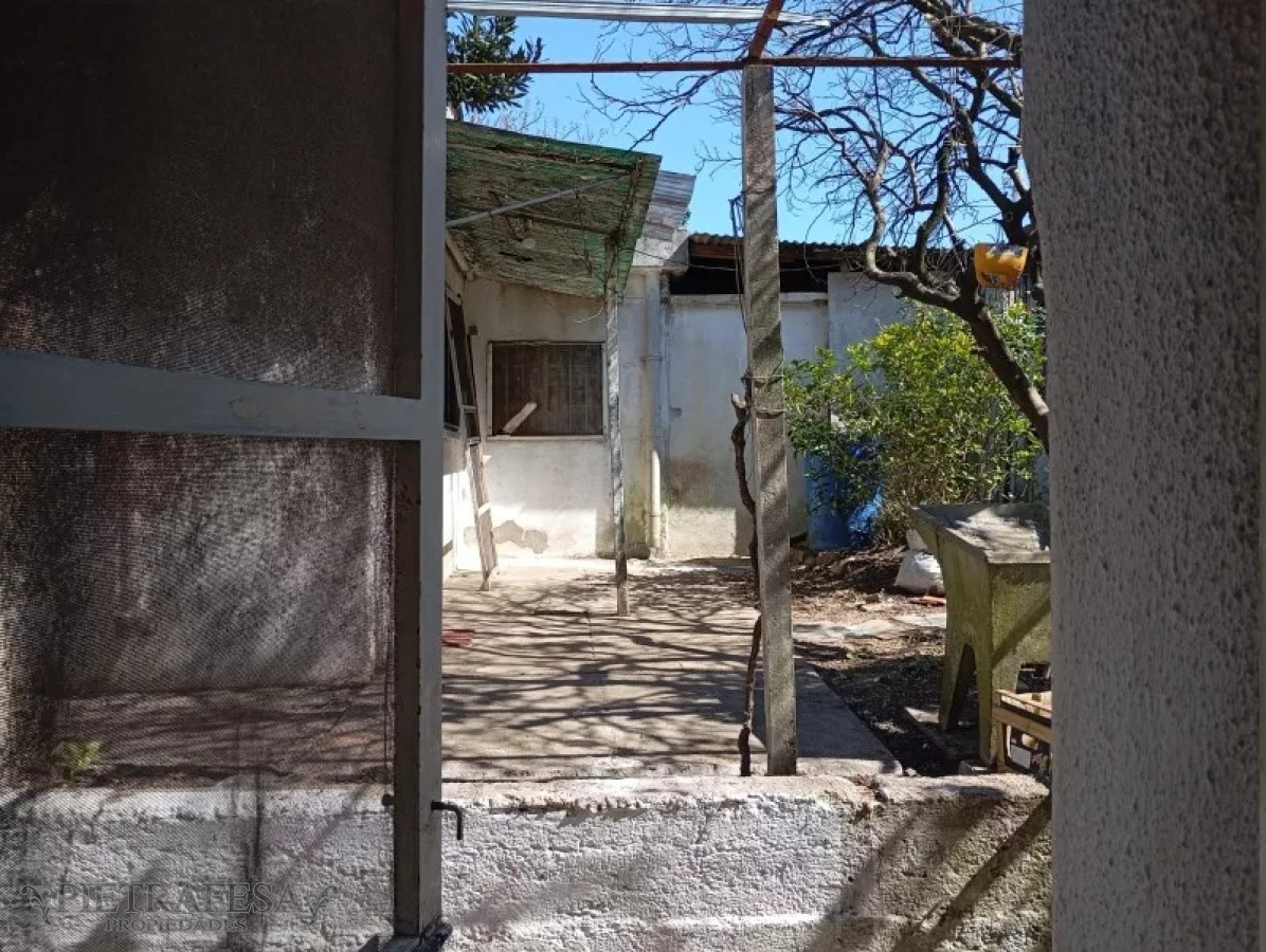 Casa ID.11499 - Casa en venta con renta 2 dormitorios, 2baños, gje-Colón