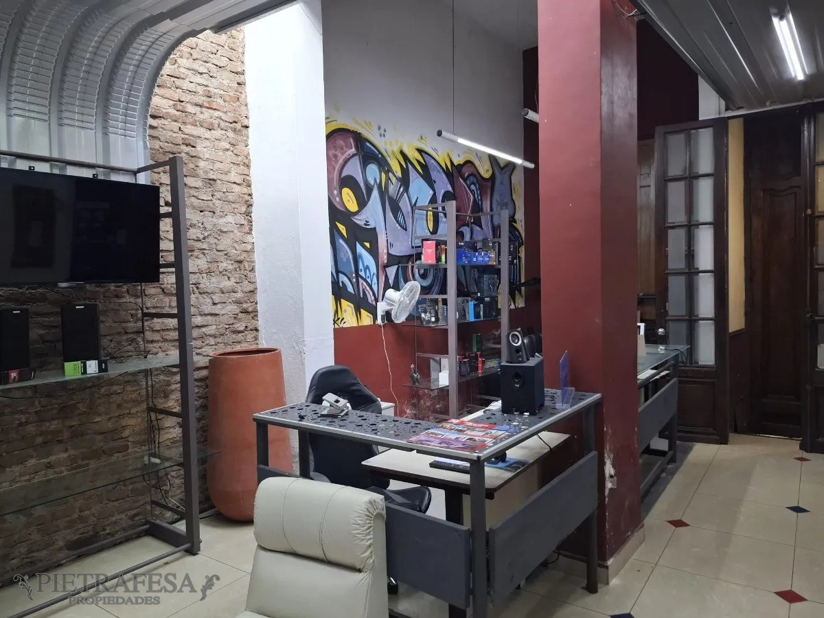 Casa ID.13731 - Casa en venta 2 dormitorios mas oficinas- Tres Cruces 