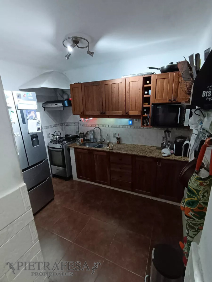 Casa ID.9814 - Casa en venta 6 dormitorios,2 baños, gje, azotea-La Blanqueada