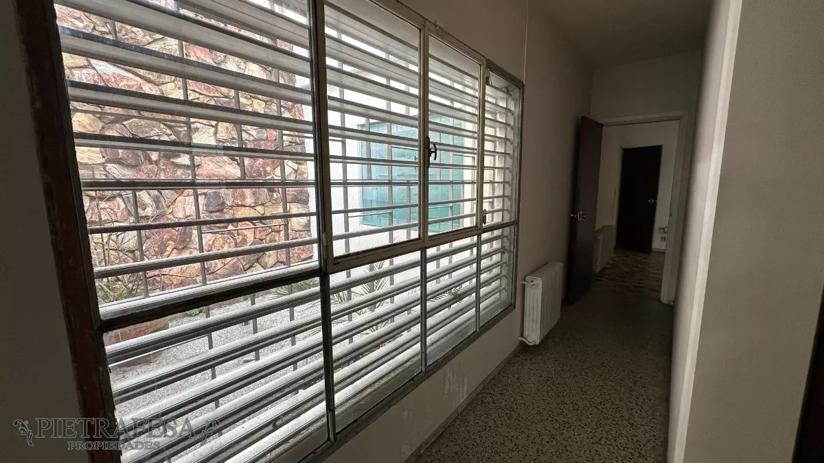 Casa ID.10336 - Casa en venta 4 dormitorios, 3 baños, fondo, gje-Buceo