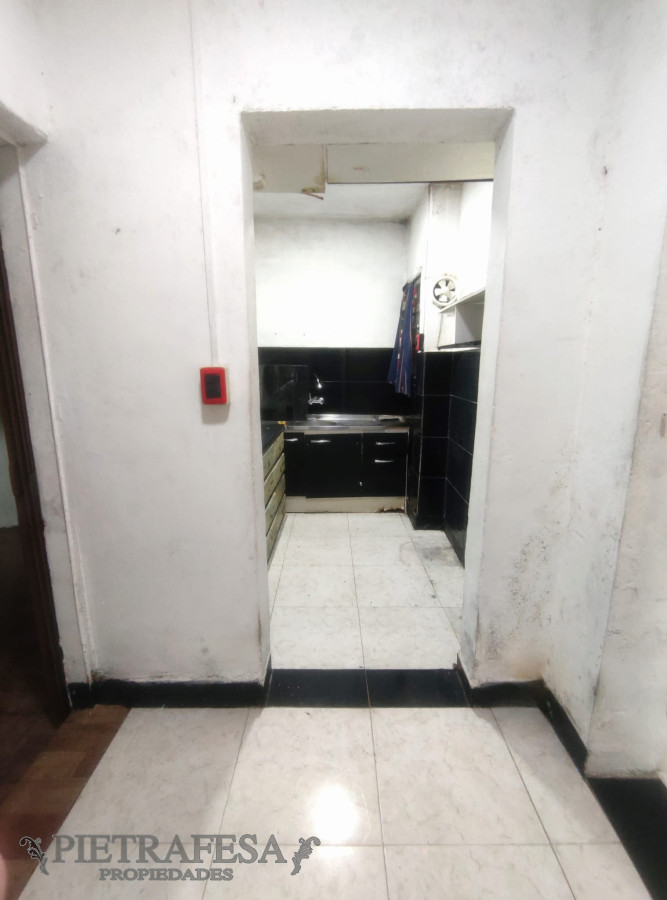 Casa ID.11307 - Casa a reciclar, 1 dormitorio, 1 baño, patio-Villa Española
