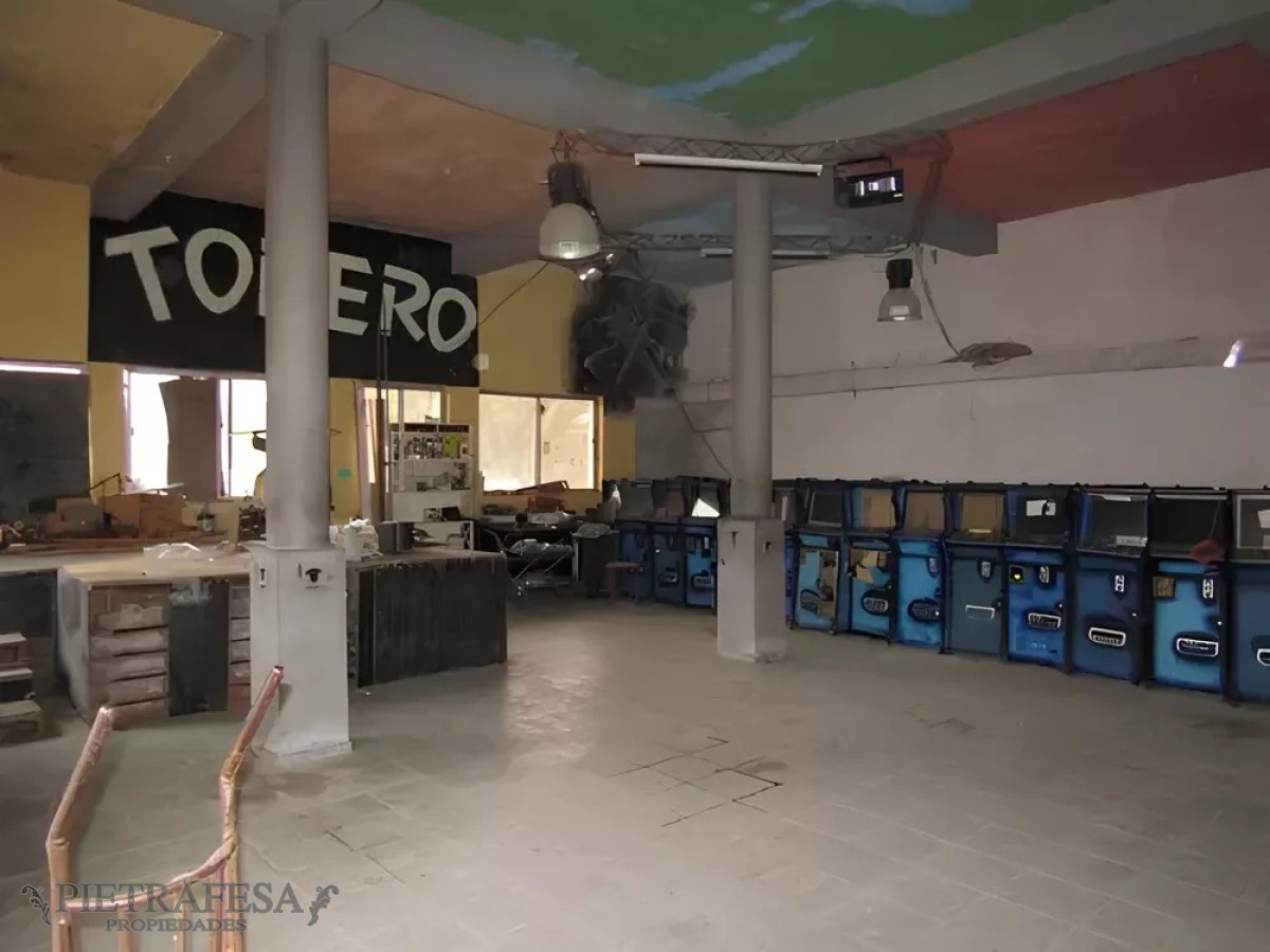 Casa ID.12833 - Casona en venta 5 dormitorios gran terreno-Colón 