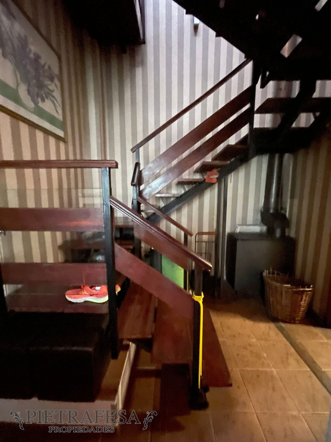 Casa ID.10966 - Casa a la venta, 4 dormitorios, 3 baños, patio, terraza con jacuzzi, garaje 3 autos - Pocitos