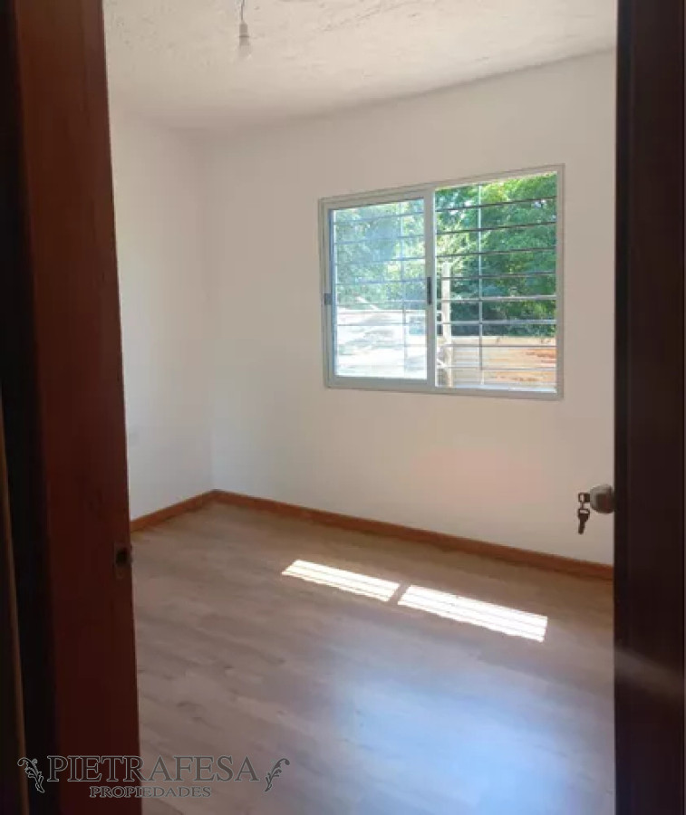 Casa ID.12779 - Casa en alquiler, 2dormitorios, 1baño, patio, cochera. El Pinar.
