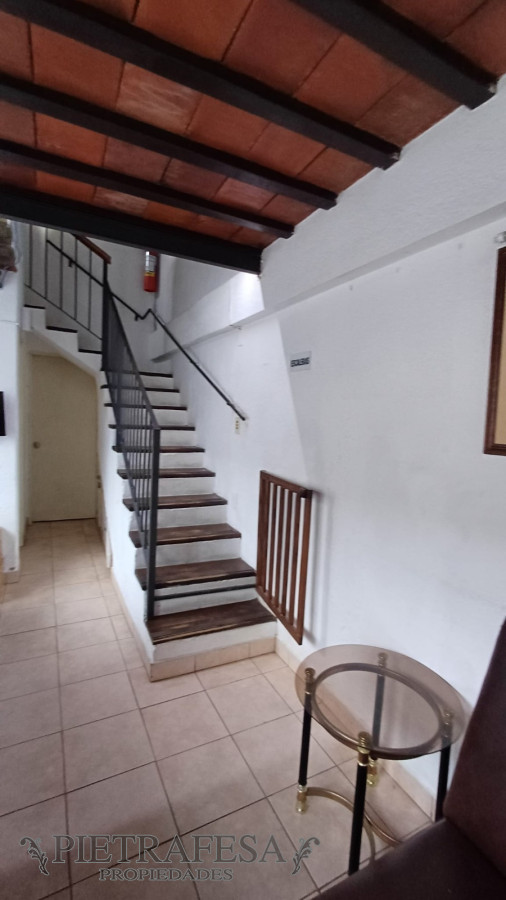 Casa ID.13834 - 2 Casas en venta 7 dormitorios, 6 baños, patio, gaje-Villa Dolores