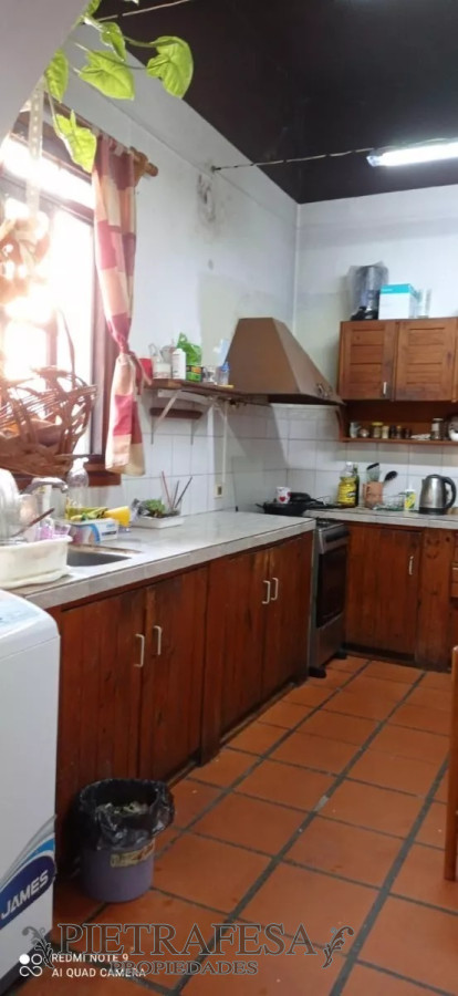 Casa ID.5826 - Casa en venta con renta 2 dormitorios, 2 baños y azotea con parrillero-Juan Arteaga- Cerrito