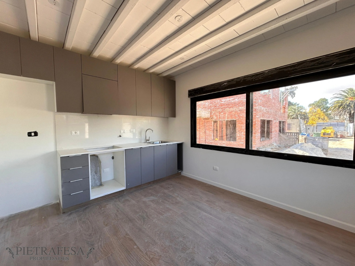 Casa ID.9769 - Casa a estrenar 2 dormitorios,3 baños, cochera-Carrasco Norte