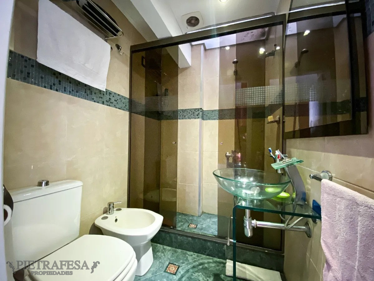 Casa ID.4806 - Casa en venta 3 dormitorios, 2 baños, patio, barbacoa y garaje- Calle Doctor Arturo Lezama- Aguada