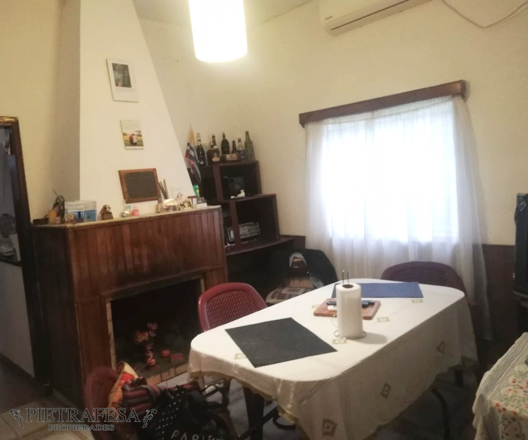 Casa ID.1652 - Casa en venta 2 plantas, 4 dormitorios 2 baños con garaje - Isabela - Brazo Oriental 