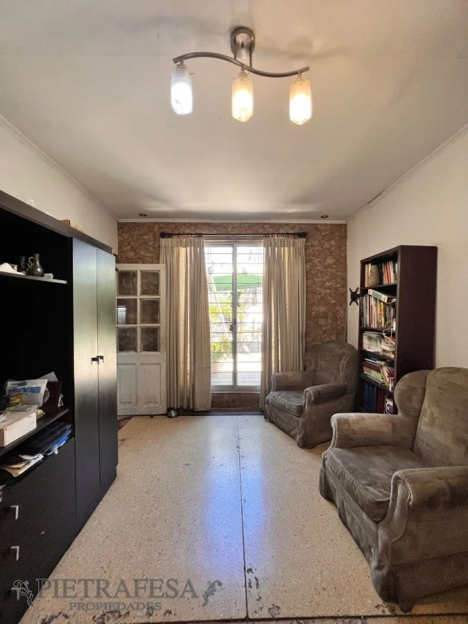 Casa ID.5276 - 2 casas mas galpón en venta, 3 dormitorios, 1 baño y fondo con parrillero- Avenida General San Martín -Brazo Orienta