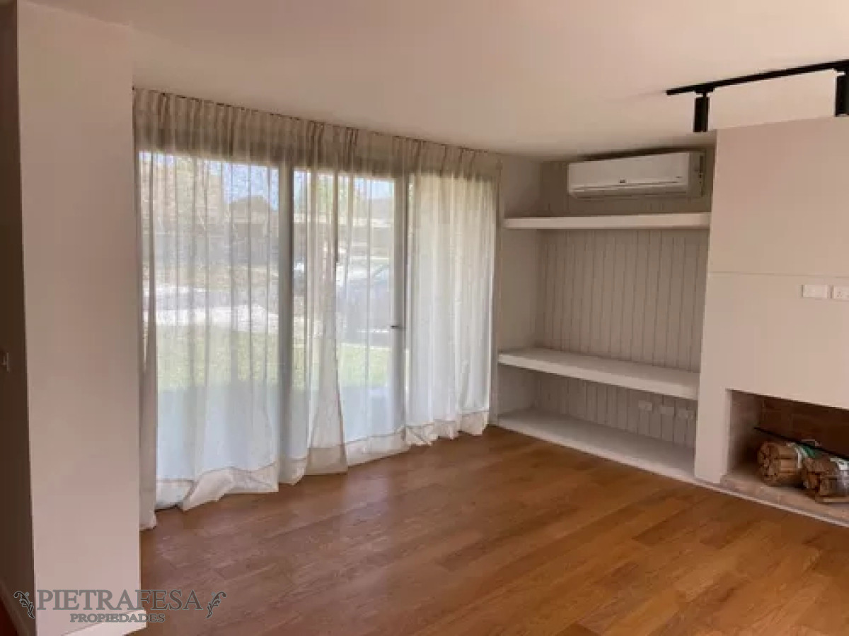 Casa ID.11399 - Casa en alquiler, 3dorm, 3baños, patio, cochera. Huertas de la Tahona.
