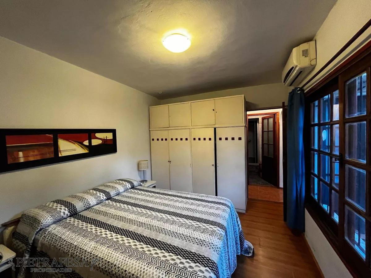 Casa ID.8563 - Casa mas apto en venta, 6 dormitorios, 3 baños, fondo, barbacoa y garaje-Doroteo Enciso - Capurro