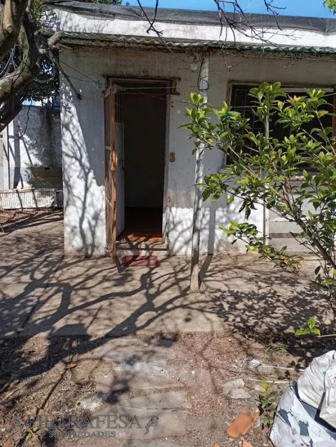 Casa ID.11499 - Casa en venta con renta 2 dormitorios, 2baños, gje-Colón