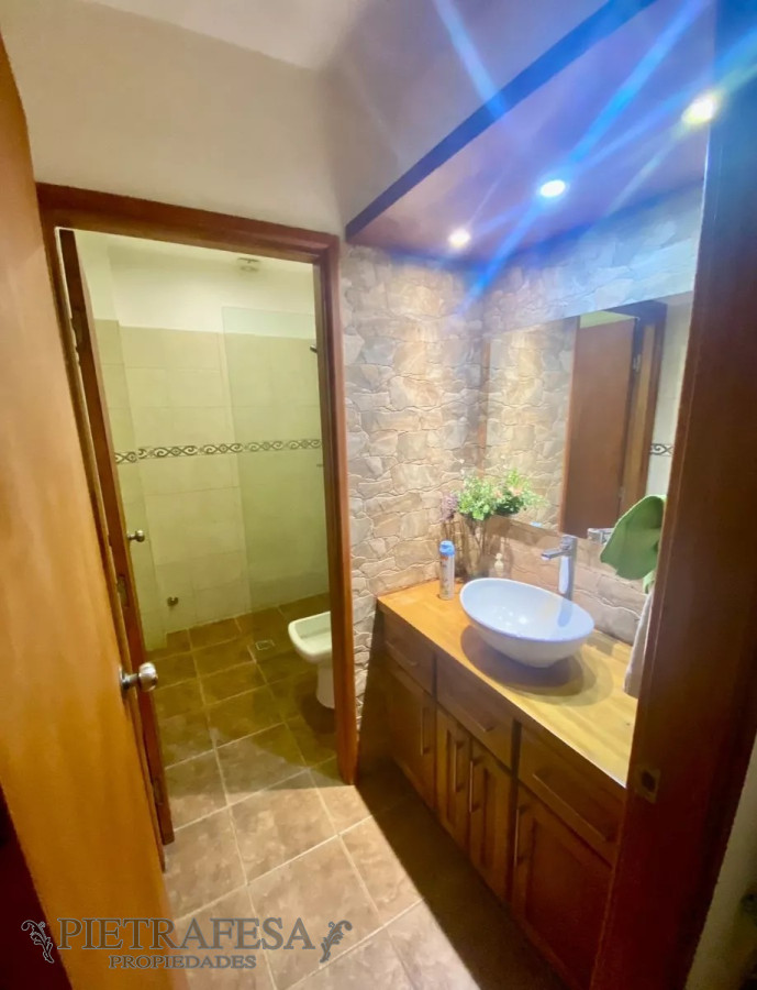 Casa ID.12611 - Casa en venta 5 dormitorios, 2 baños, fondo- Goes