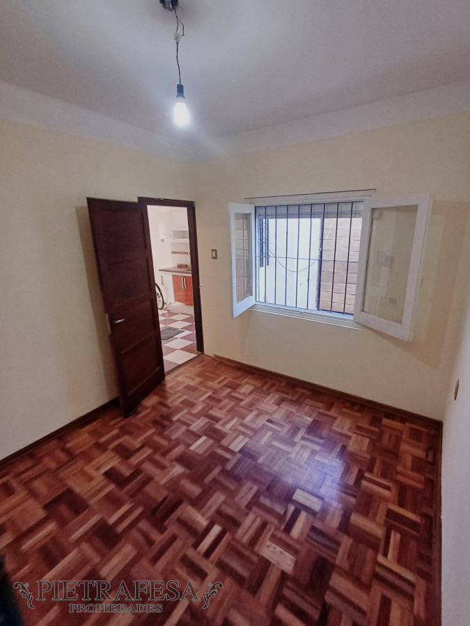 Casa ID.10202 - Casa en venta 3 dormitorios, 1 baño, azotea-Perez Castellanos