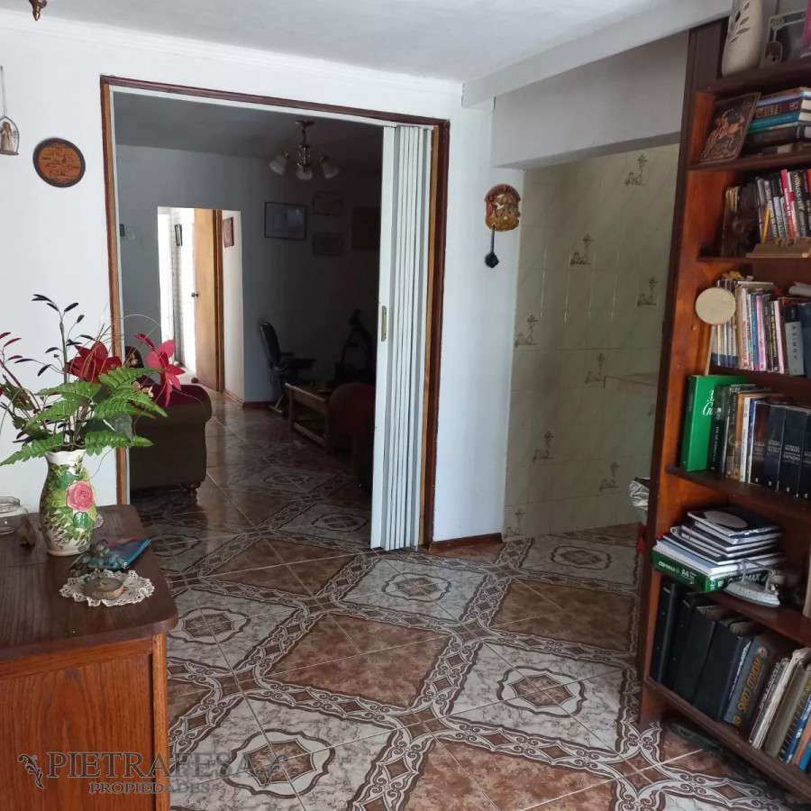Casa ID.12250 - Casa en venta 2 dormitorios, 2 baños, patio-Colón 