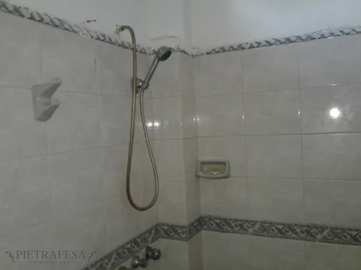 Casa ID.13591 - Casa en alquiler, 1 dormitorio, 1 baño, azotea. Villa Española.