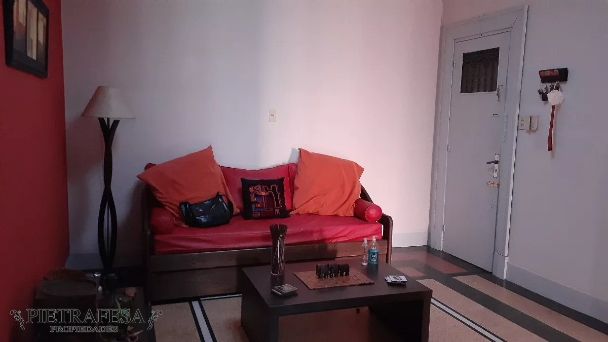 Casa ID.8088 - Casa en venta con renta 2 dormitorios, 1 baño y azotea- Pablo Zufriategui - Paso Molino