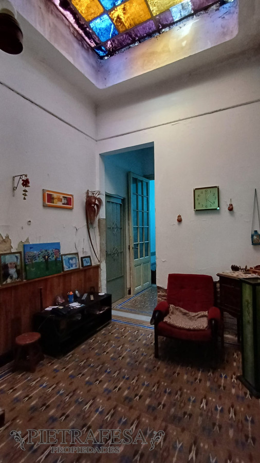 Casa ID.13628 - Casa mas monoambiente en venta 2 dormitorios, 2 baños, patio -Tres Cruces.