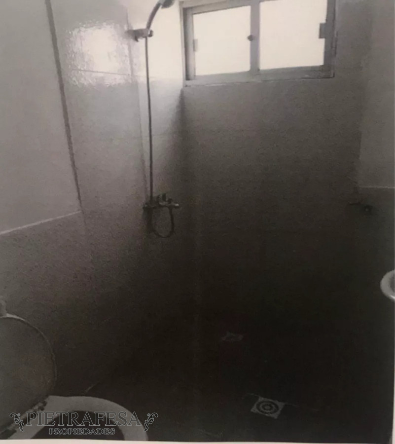 Casa ID.11816 - Casa en venta con renta, 2 dormitorios, 1 baño, azotea-Cerrito