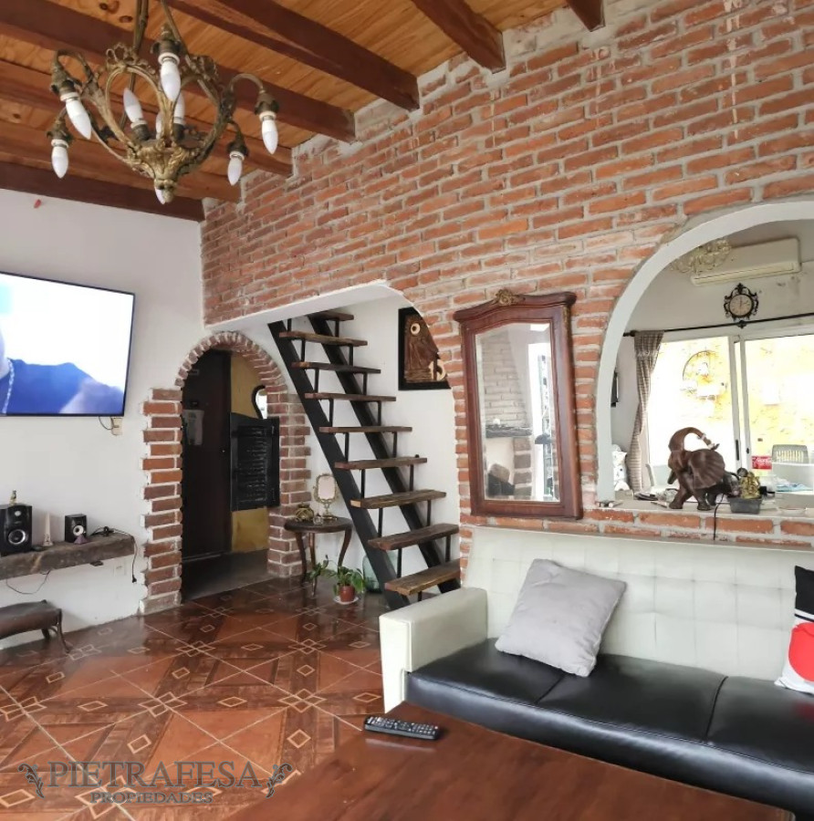 Casa ID.11072 - 2 casas en venta, 6 dormitorios, 2 baños, gje-Colón