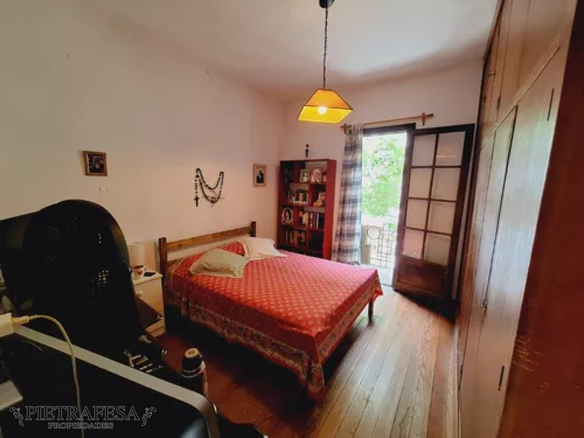 Casa ID.12734 - Casa en venta, 3dormitorios, 1baño, garaje, azotea. Pocitos.