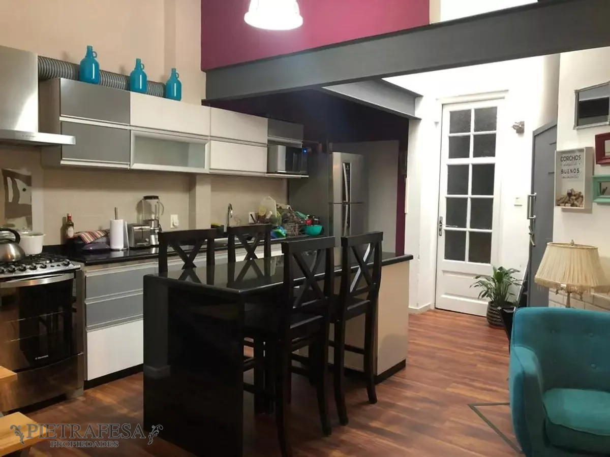 Casa ID.12428 - Casa con renta 2 dormitorios, gje, azotea-Tres Cruces 