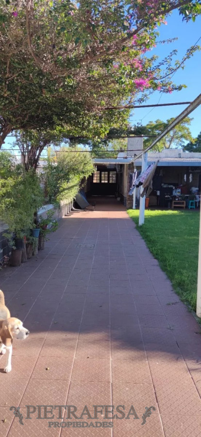 Casa ID.9911 - Casa en venta 3 dormitorios, 2 baños, fondo, gje- Bella Italia