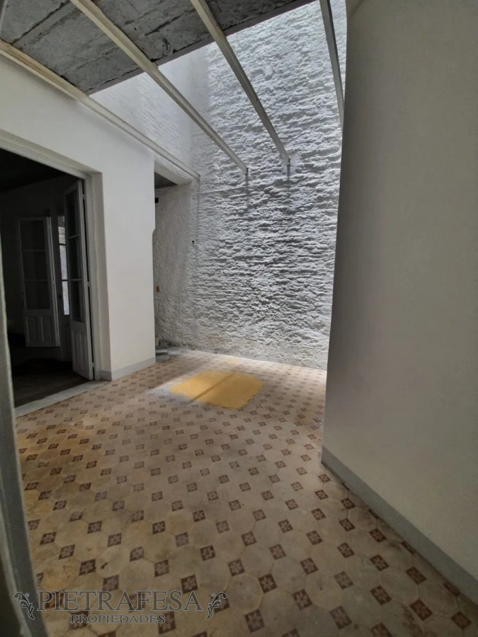 Casa ID.3655 - Casa de época ideal empresa, 5 habitaciones, 2 baños- Bartolomé -Ciudad Vieja