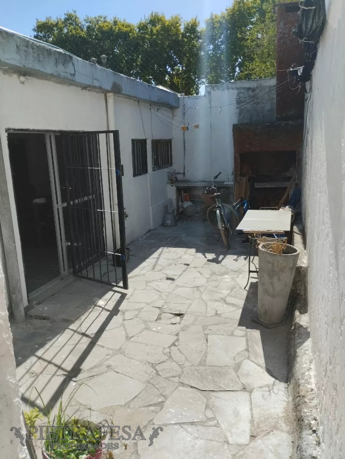 Casa ID.5960 - Casa en venta, 2 dormitorios, 1 baño y patio con parrillero- Juana De Arco- Brazo Oriental