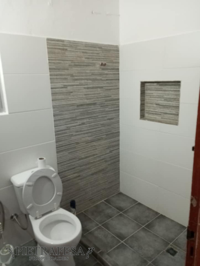 Casa ID.10668 - Casa en venta 2 dormitorios, 1 baño, patio- Tres Cruces
