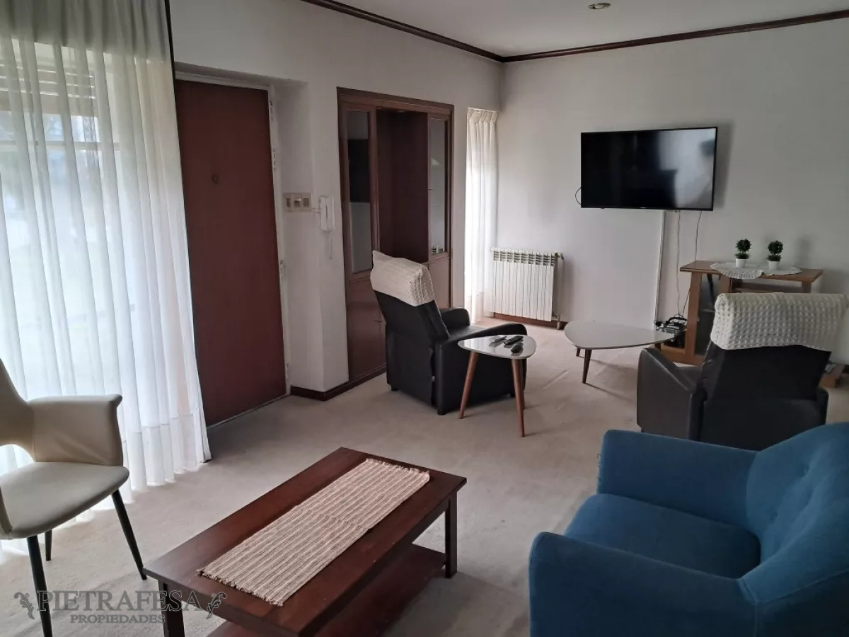 Casa ID.10839 - Casa en alquiler, amoblada, 2 dormitorios, 1 baño, patio, garaje,Punta Gorda.